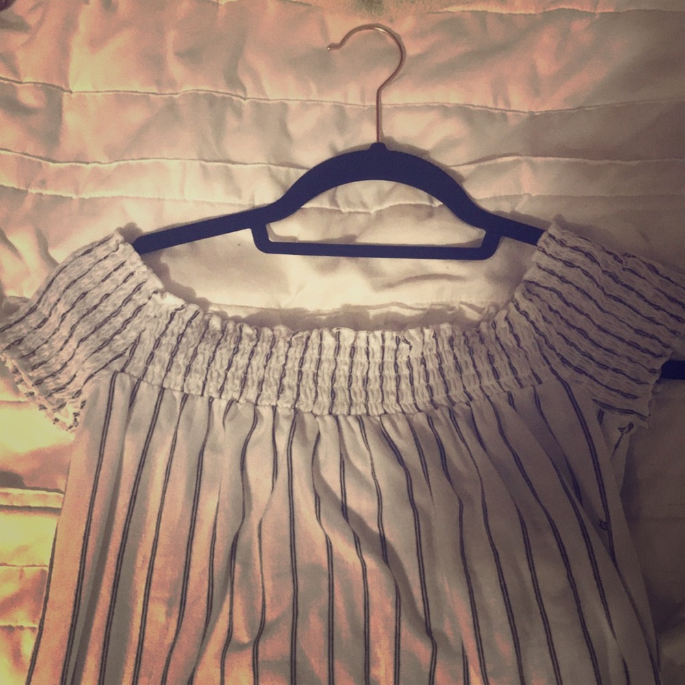 brand new american eagle off the shoulder top